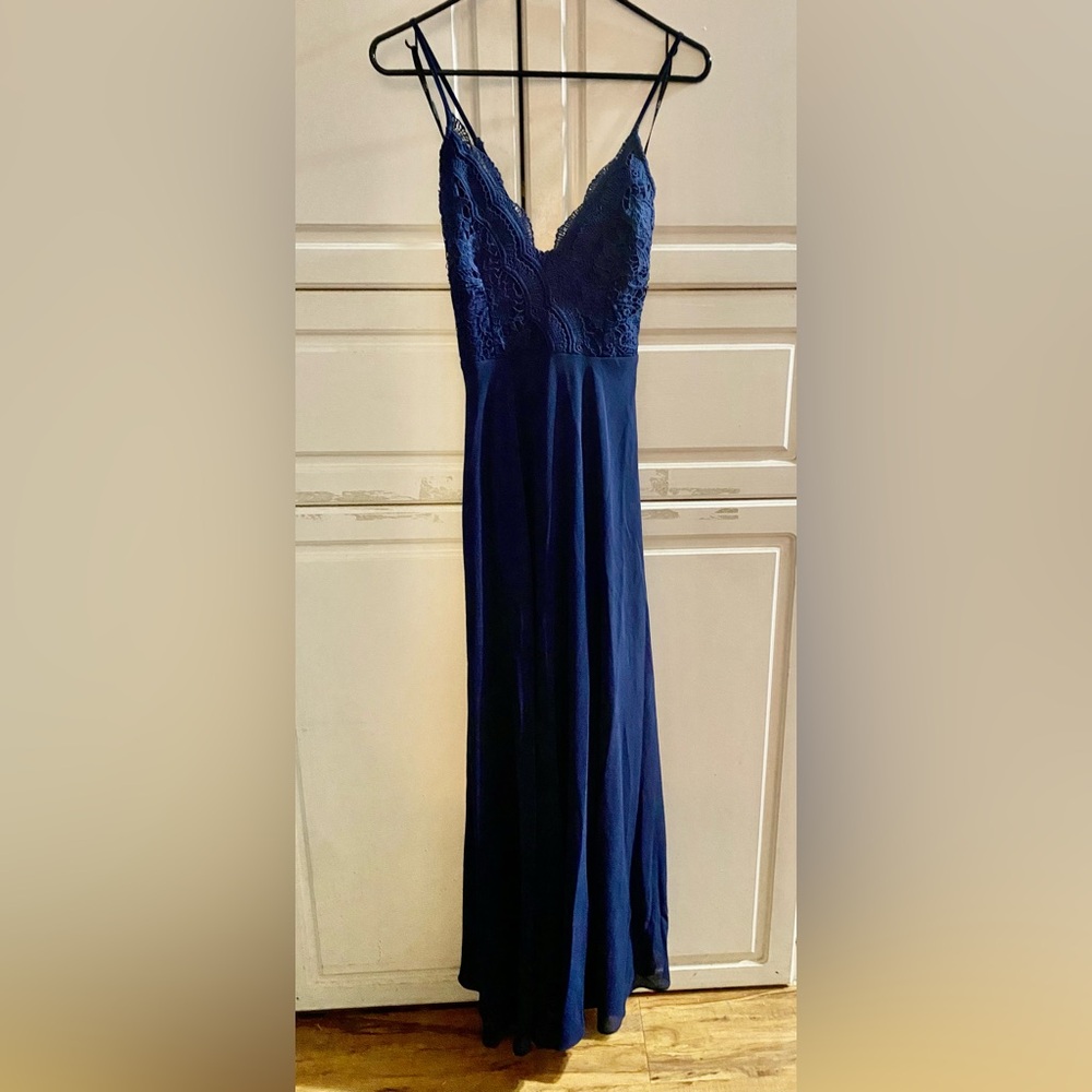Chic Navy Lace Spaghetti Strap Dress